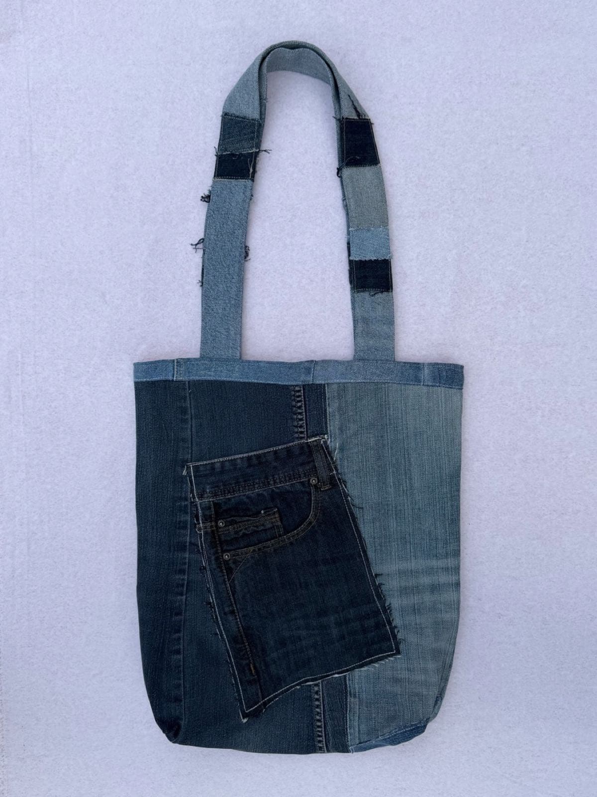 Sac en jean recyclé TB-025/030, dos avec la poche avant